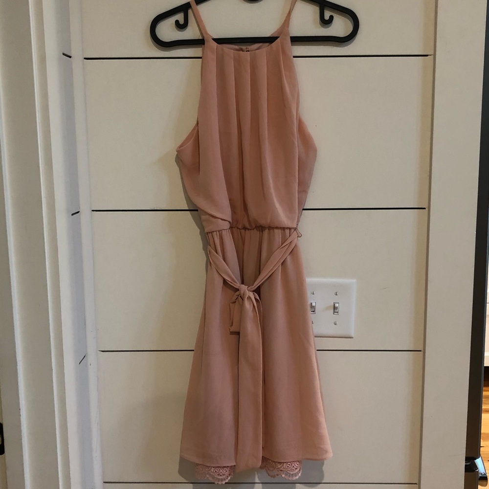 Super cute blush colored dress ☀️